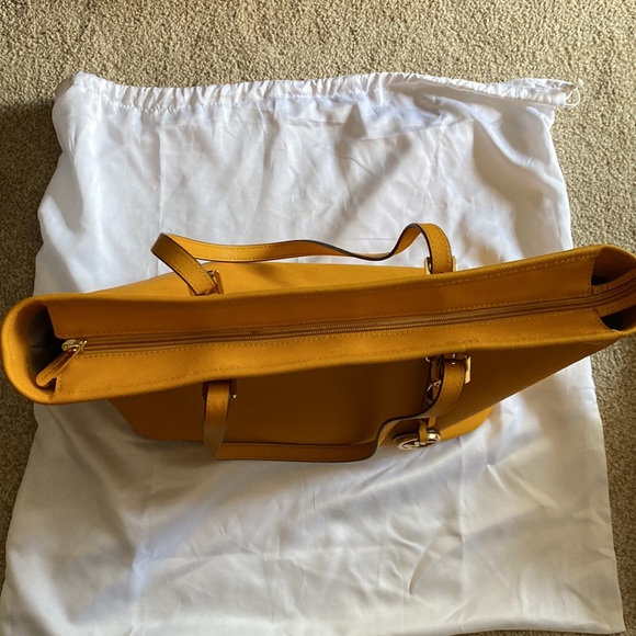 Michael Kors tote - Picture 5 of 5